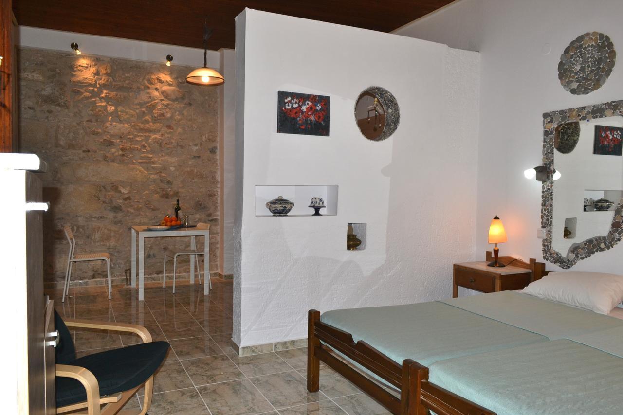 Beach Studio Apartment *